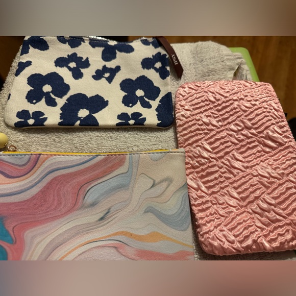 Ipsy Makeup Bags - Picture 3 of 13